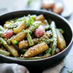 Leckeres Ofenrezept: Grüne Bohnen mit Kartoffeln und Feta als herzhaftes Hauptgericht